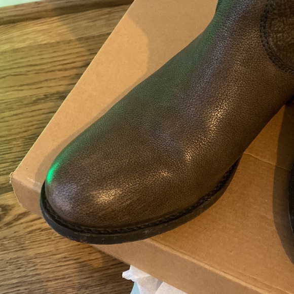 Authentic Frye boots - Picture 3 of 7